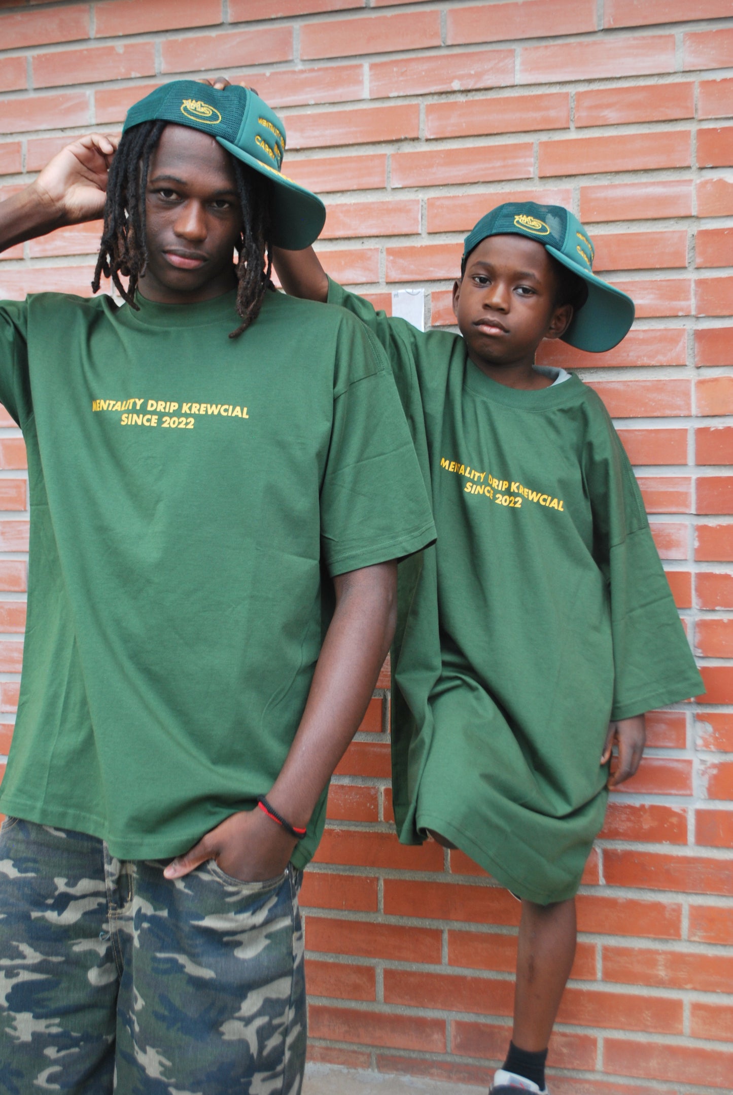 CARRY THE CROWN TEE [Green]